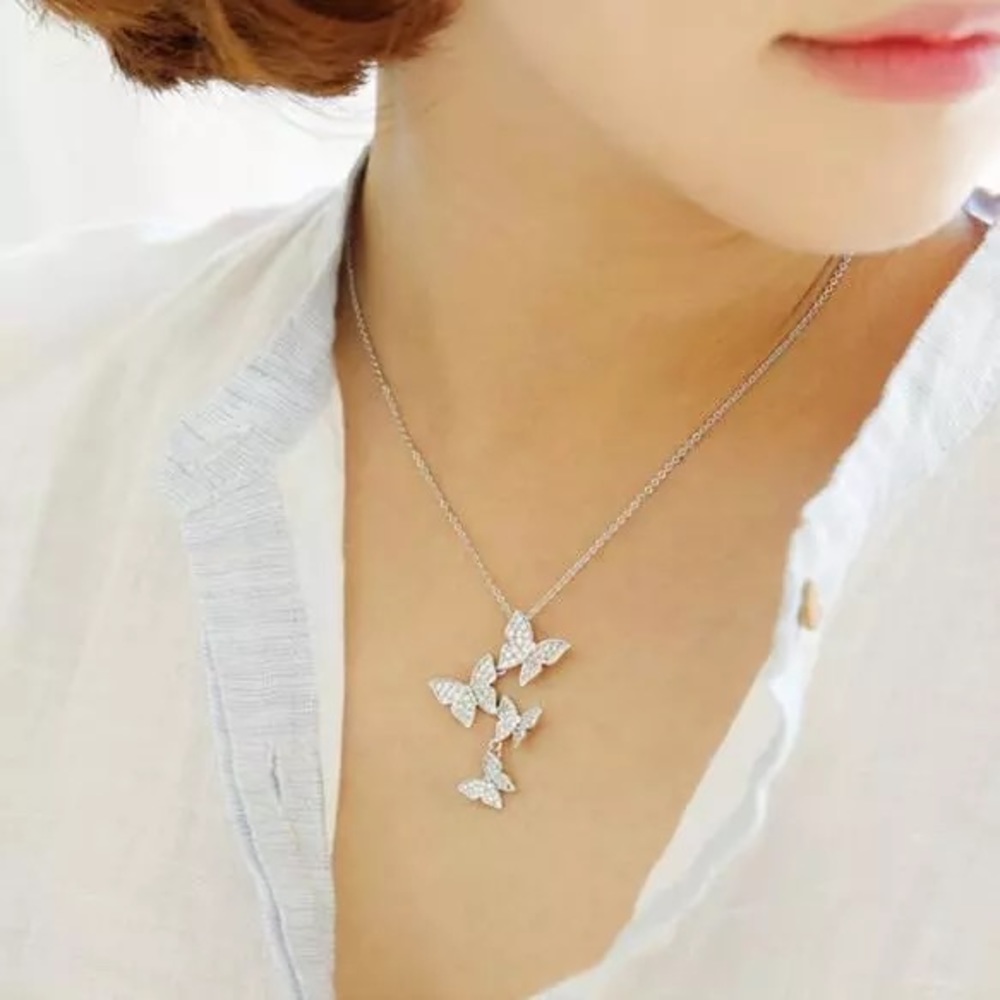 🌺 STERLING SILVER (925) ZIRCON BUTTERFLY NECKLACE - Picture 4 of 8